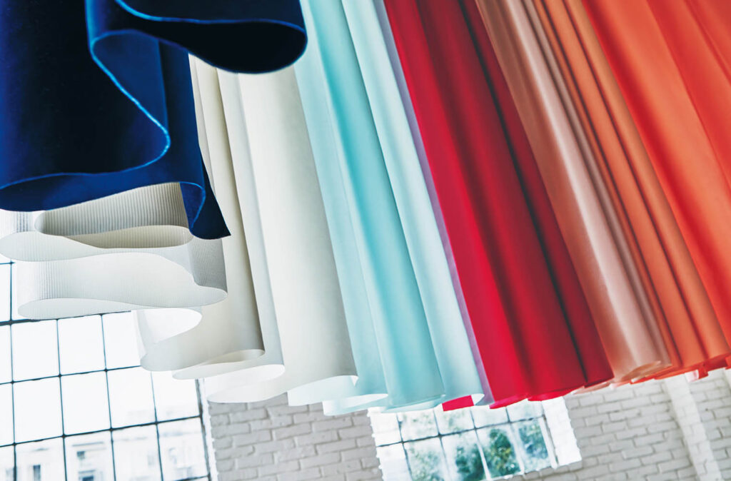 カーテン色選び迷ったら市川interiorウィンズ